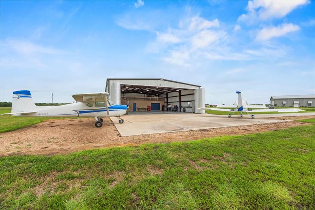 7736 Meteor Drive, Sealy, TX 77474