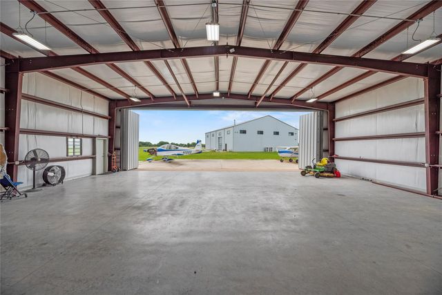 7736 Meteor Drive, Sealy, TX 77474