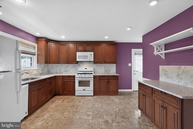 345 RIDGE AVE, Blackwood, NJ 08012