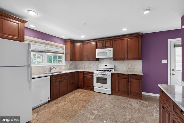 345 RIDGE AVE, Blackwood, NJ 08012