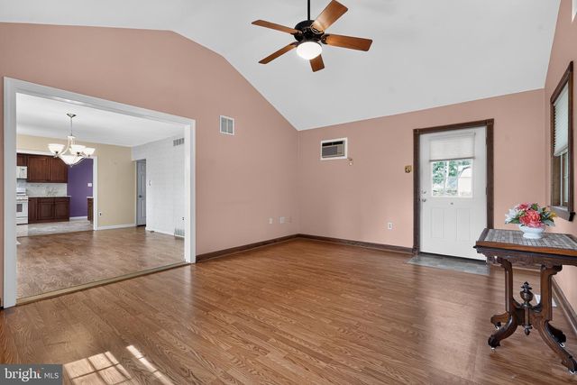 345 RIDGE AVE, Blackwood, NJ 08012