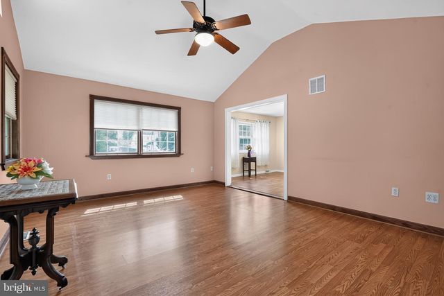 345 RIDGE AVE, Blackwood, NJ 08012