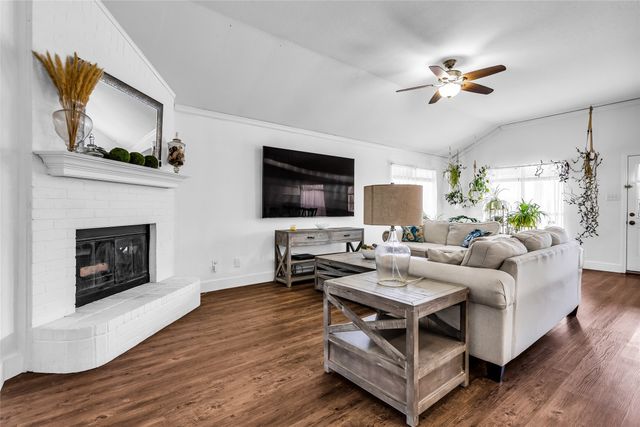 432 Maplegrove Drive, Cedar Hill, TX 75104