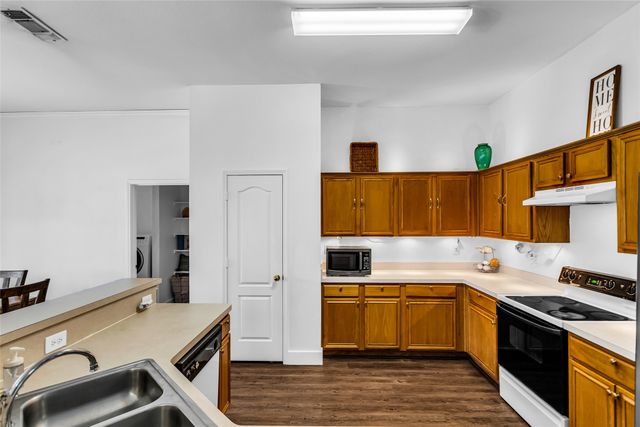 432 Maplegrove Drive, Cedar Hill, TX 75104