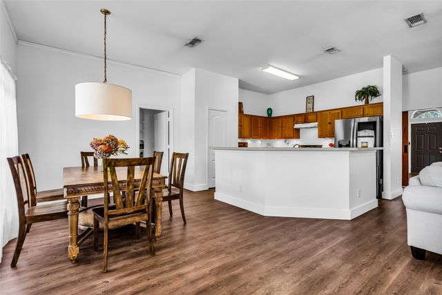 432 Maplegrove Drive, Cedar Hill, TX 75104