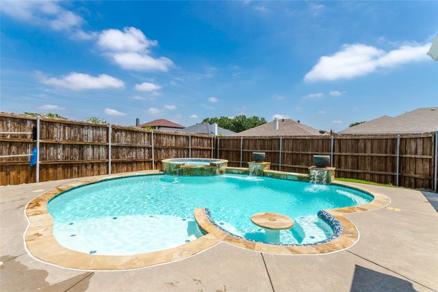 432 Maplegrove Drive, Cedar Hill, TX 75104