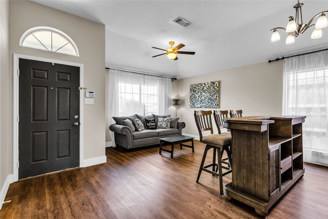 432 Maplegrove Drive, Cedar Hill, TX 75104