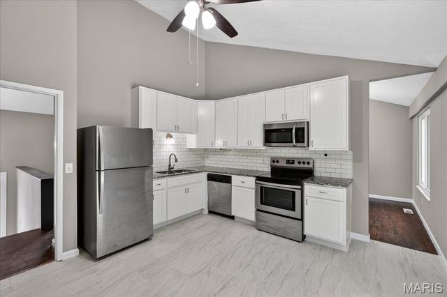 719 La Bonne Parkway, Manchester, MO 63021