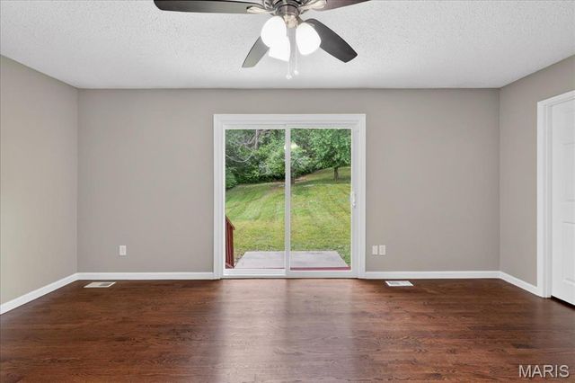 719 La Bonne Parkway, Manchester, MO 63021