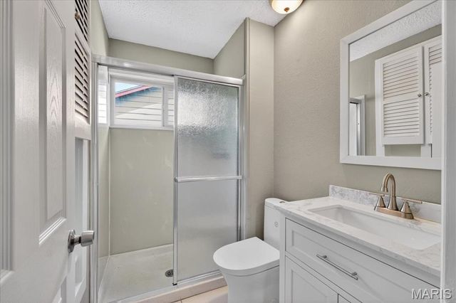 719 La Bonne Parkway, Manchester, MO 63021