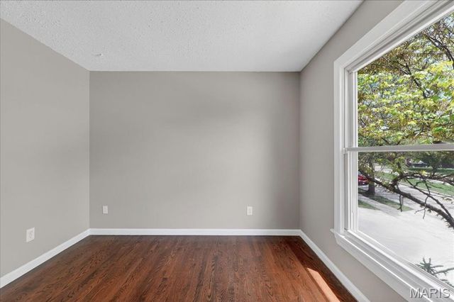 719 La Bonne Parkway, Manchester, MO 63021