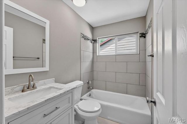 719 La Bonne Parkway, Manchester, MO 63021