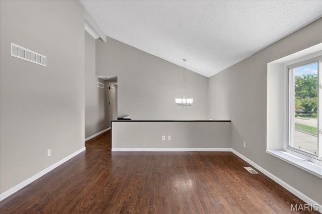 719 La Bonne Parkway, Manchester, MO 63021