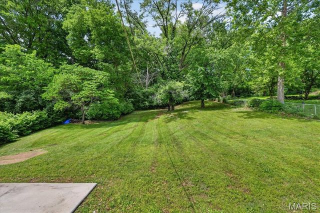 719 La Bonne Parkway, Manchester, MO 63021