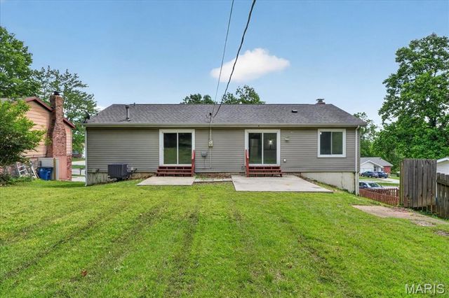 719 La Bonne Parkway, Manchester, MO 63021