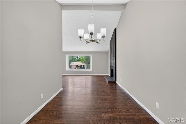 719 La Bonne Parkway, Manchester, MO 63021