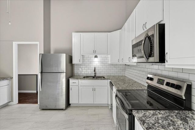 719 La Bonne Parkway, Manchester, MO 63021