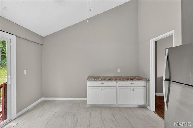 719 La Bonne Parkway, Manchester, MO 63021
