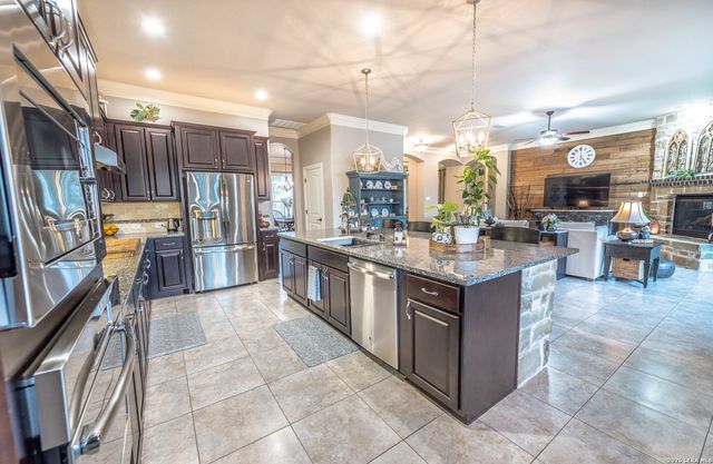 1906 Capella Creek, San Antonio, TX 78260