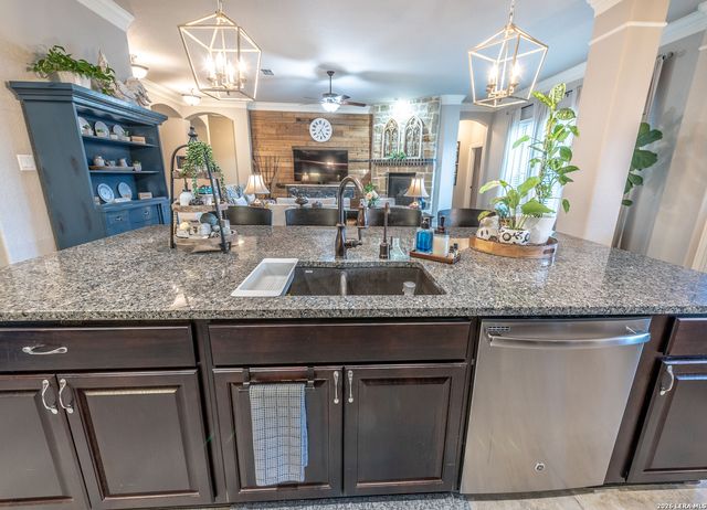 1906 Capella Creek, San Antonio, TX 78260