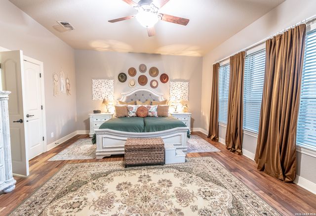 1906 Capella Creek, San Antonio, TX 78260