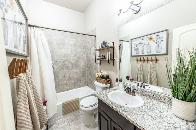 1906 Capella Creek, San Antonio, TX 78260