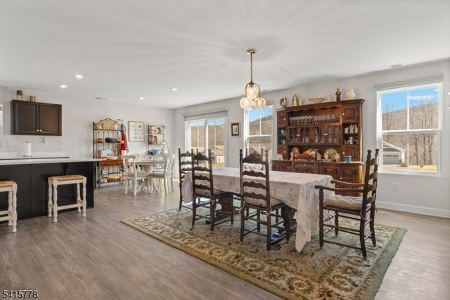 8 Lam Dr, Hardyston Twp., NJ 07419