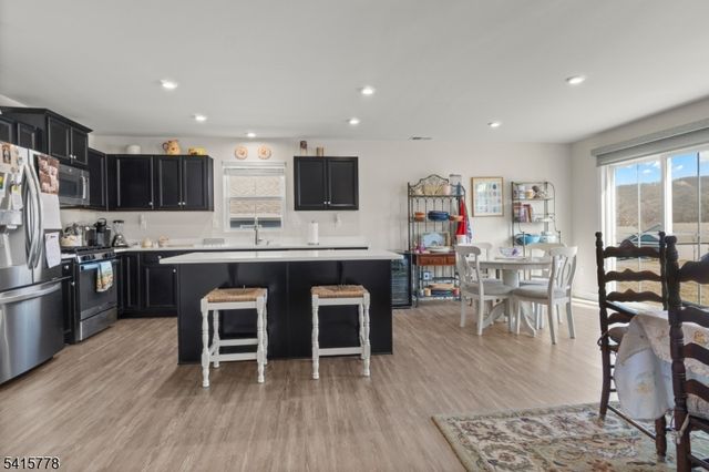 8 Lam Dr, Hardyston Twp., NJ 07419