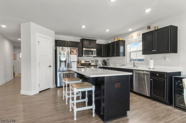 8 Lam Dr, Hardyston Twp., NJ 07419