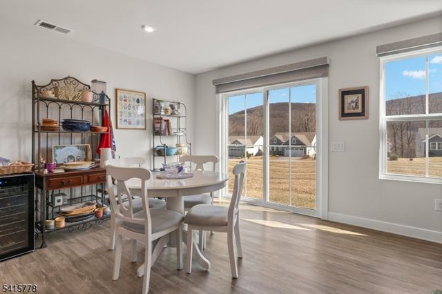 8 Lam Dr, Hardyston Twp., NJ 07419