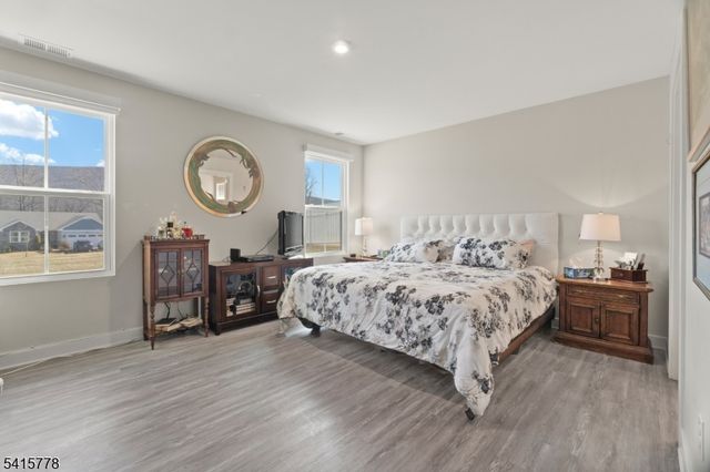 8 Lam Dr, Hardyston Twp., NJ 07419