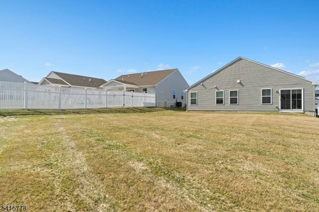 8 Lam Dr, Hardyston Twp., NJ 07419