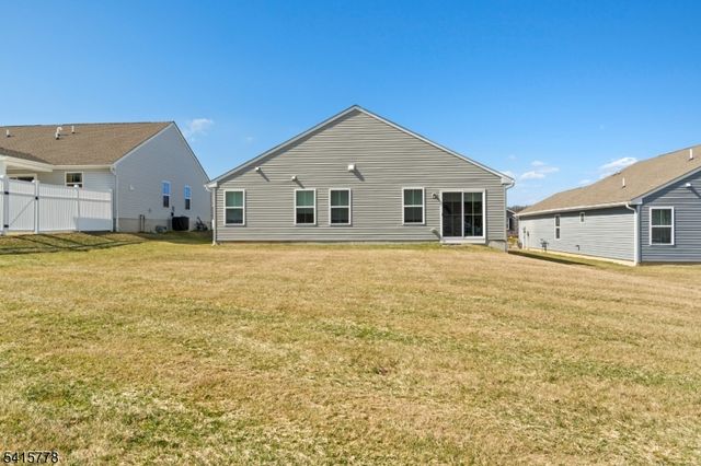 8 Lam Dr, Hardyston Twp., NJ 07419