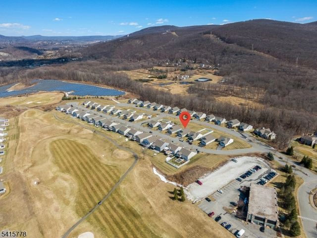 8 Lam Dr, Hardyston Twp., NJ 07419