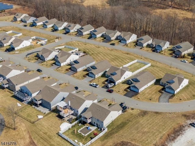 8 Lam Dr, Hardyston Twp., NJ 07419
