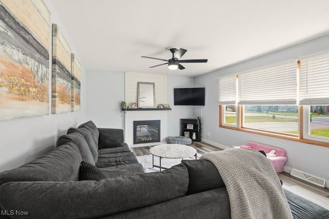 294 Milton Drive, Tallmadge, OH 44278