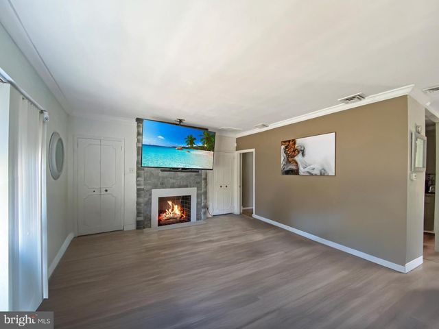 7500 MANCHESTER ROAD, Elkins Park, PA 19027
