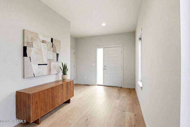 4411 Tayhill Way, Yakima, WA 98908