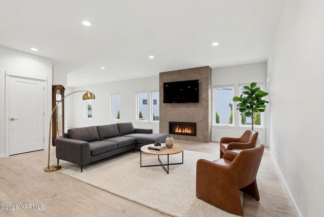 4411 Tayhill Way, Yakima, WA 98908