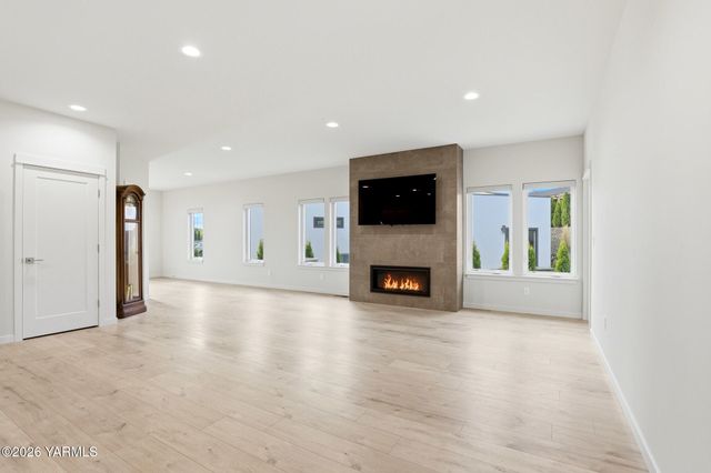 4411 Tayhill Way, Yakima, WA 98908