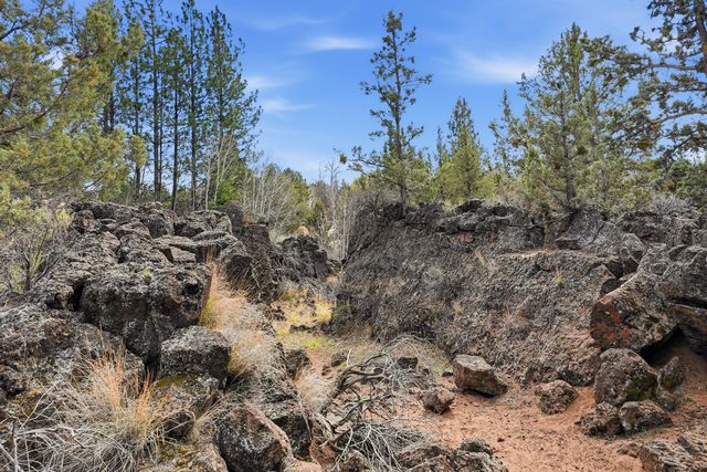 63940 E Quail Haven Drive, Bend, OR 97703