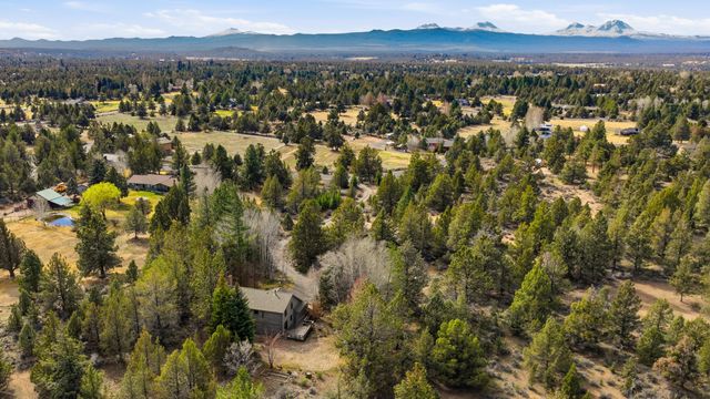 63940 E Quail Haven Drive, Bend, OR 97703