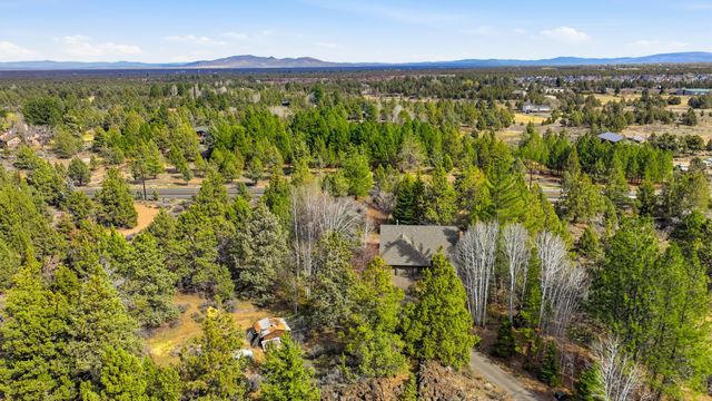 63940 E Quail Haven Drive, Bend, OR 97703