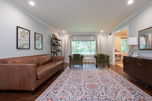 10 Stoney Brook Court, Little Rock, AR 72227