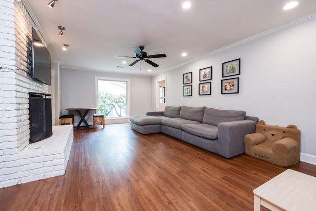 10 Stoney Brook Court, Little Rock, AR 72227