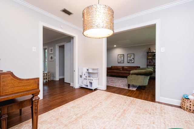 10 Stoney Brook Court, Little Rock, AR 72227