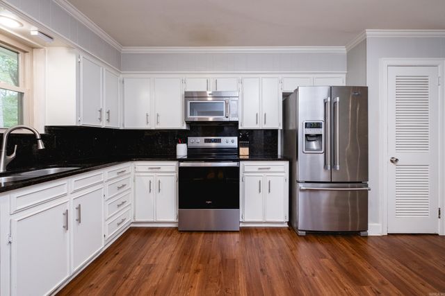 10 Stoney Brook Court, Little Rock, AR 72227