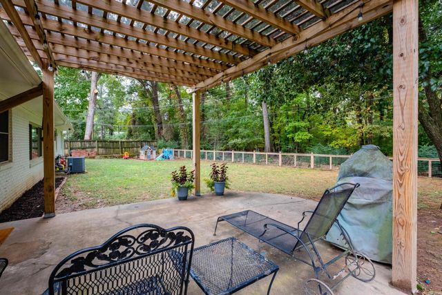 10 Stoney Brook Court, Little Rock, AR 72227