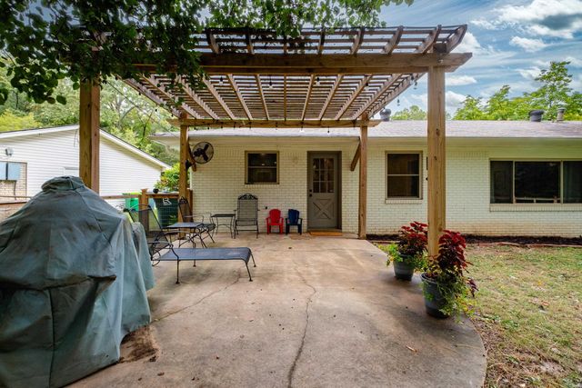 10 Stoney Brook Court, Little Rock, AR 72227