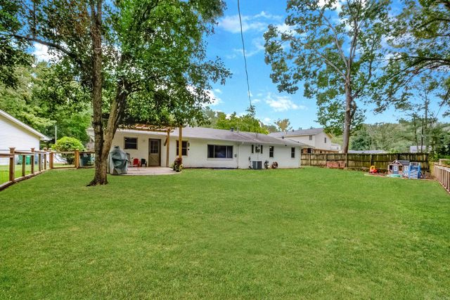 10 Stoney Brook Court, Little Rock, AR 72227